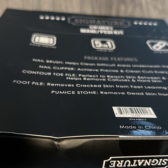 Signature 5pc mani/pedi grooming kit for men. New. - Picture 7 of 8